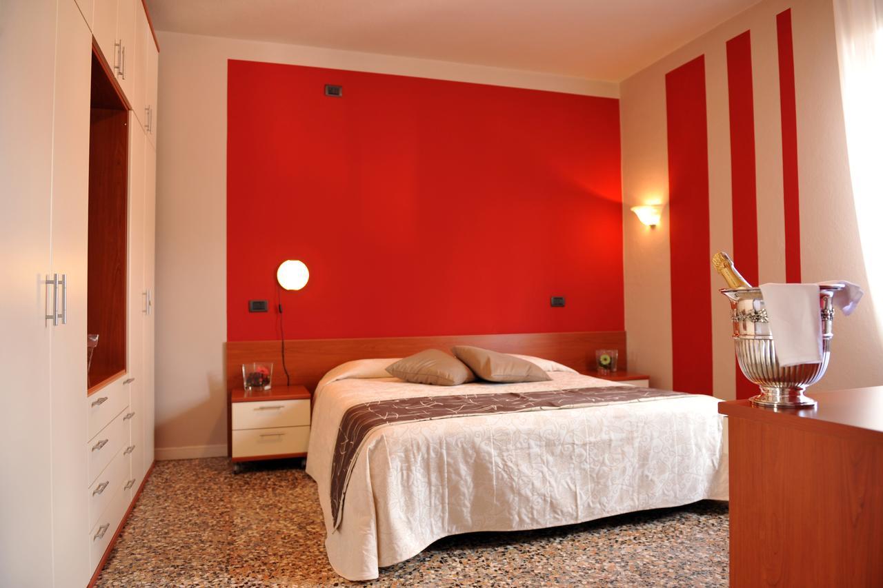 Hotel Bellavista Meuble Monte Isola Exterior foto