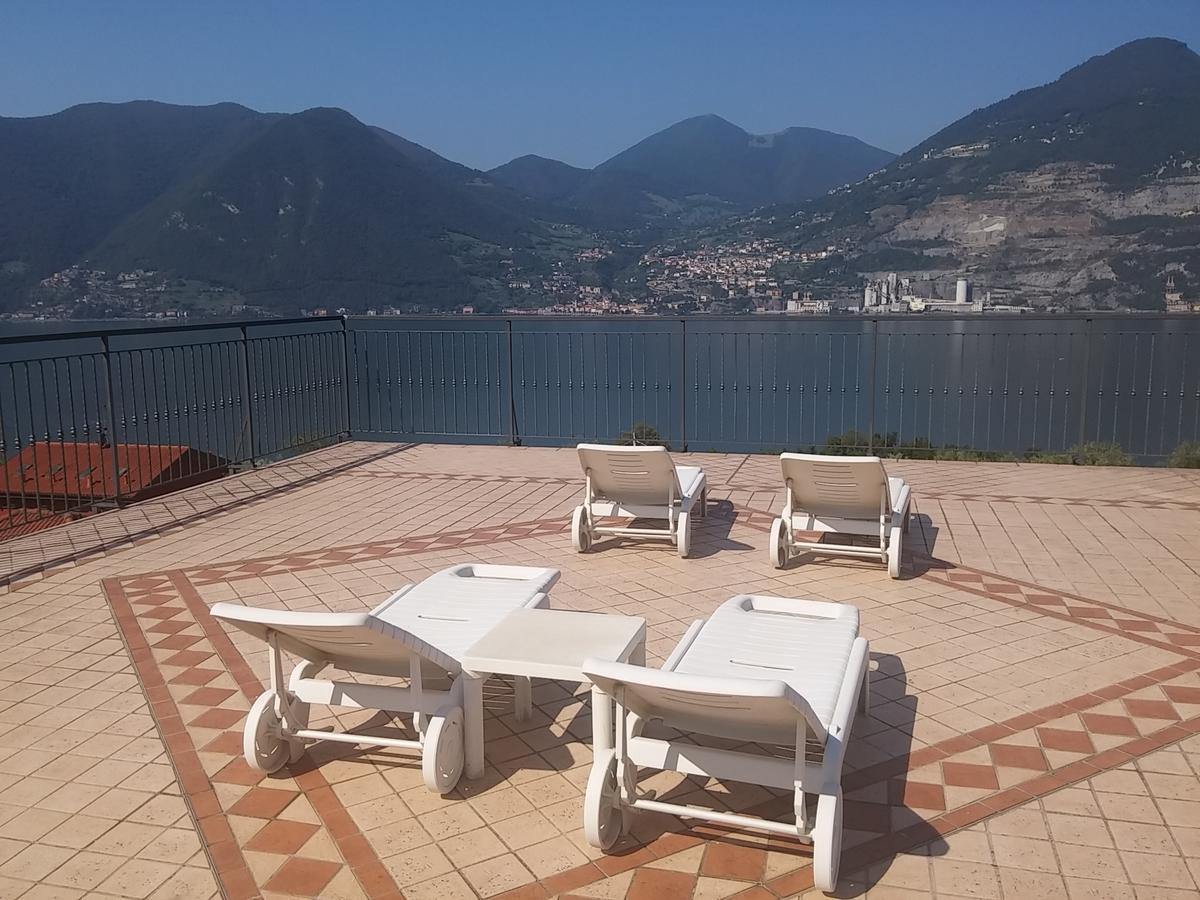 Hotel Bellavista Meuble Monte Isola Exterior foto